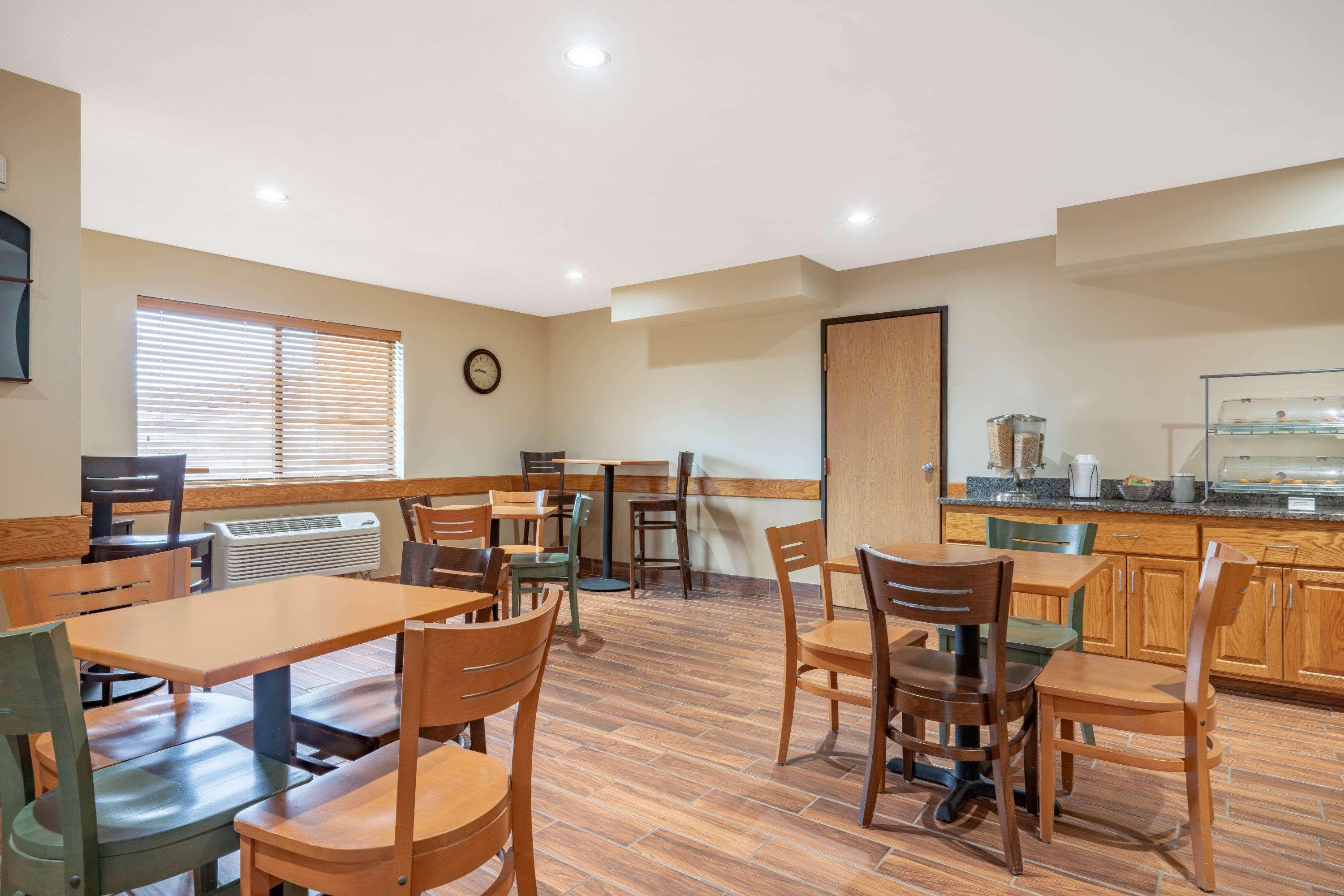 Americinn By Wyndham Rogers Ngoại thất bức ảnh